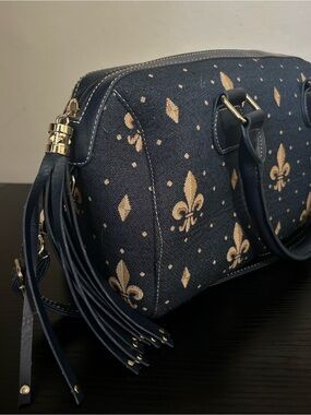 Signare Navy Canvas Shoulder Bag with Gold Fleur-de-Lis Accents